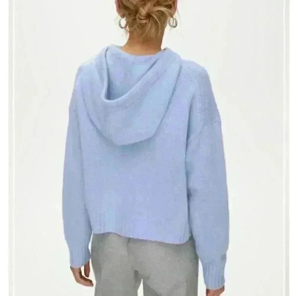 Aritzia The Group Babaton Luxe 100% Cashmere Hoodie Pullover Pastel Blue Size M - Picture 5 of 10